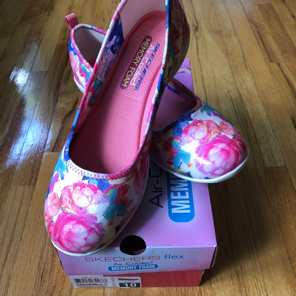 Sketchers=👚